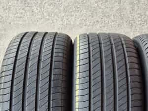 4 anvelope vara Michelin 215/55/18,dot 2021.Pret/bucata. — miniatura 2