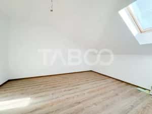 Apartament cu 4 camere 105 mp pe 2 nivele in vila noua cu parcare — miniatura 9