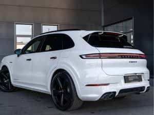 Porsche Cayenne Hibrid 2024 - Aici la World Trade Center — miniatura 3