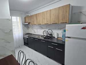 Apartament 4 camere Tractorul, renovat,mobilat-utilat,600 Euro — miniatura 4