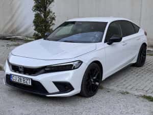 Honda Civic 2.0 Hybrid Model 2025 usor avariat — miniatura 2
