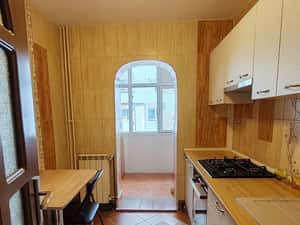 Prima inchiriere! Ap. 2 camere, D., et.2, 450euro-UMF-Podul de Fier — miniatura 3