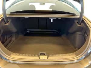 Mercedes-Benz E 220 Berlină Second-Hand — miniatura 6