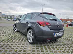 Opel Astra J 1.4 turbo 120cp — miniatura 4