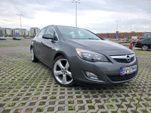 Opel Astra J 1.4 turbo 120cp — miniatura 10