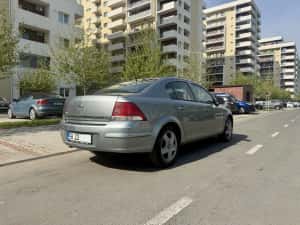 Opel Astra 2011-1.6 benz/E5, proprietar — miniatura 6