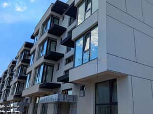 Apartament decomandat cu 3 camere si balcon, stradal la Sos. Leordeni