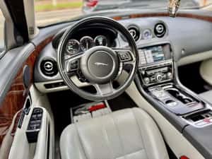 • Jaguar XJ 2016 Facelift / Dublu Panoramic / Plasme / Soft close - Parc Auto / RATE / Garantie • — miniatura 8