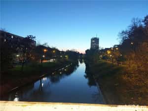 badea cărțan garsonieră de închiriat — miniatura 2