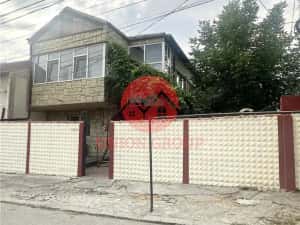 Casa din Caramida S+P+1E, 10 camere, Faleza Nord — miniatura 1