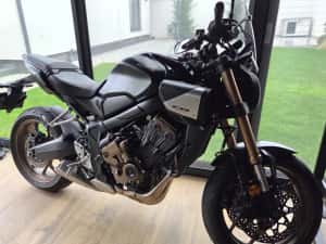 Honda CB650R - 2300 km E-Clutch — miniatura 9