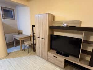 living  si 2 dormitoare sararie arcadia 70 mp  mob si util 650 eur neg — miniatura 3