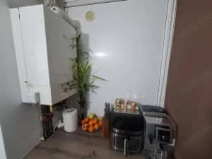 Super investitie!-Renovat complet-3 camere-bloc si pod izolat-108.490 Euro! — miniatura 9