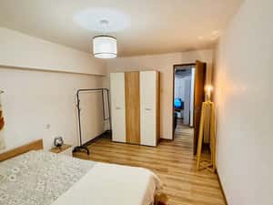 Apartament 4 camere de închiriat – zona Trocadero, str. Poporului — miniatura 2