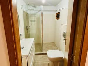 Apartament 4 camere de închiriat – zona Trocadero, str. Poporului — miniatura 4