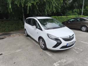 Peugeot din poza 2015 1.6 diesel 6 trepte 7 locuri — miniatura 3