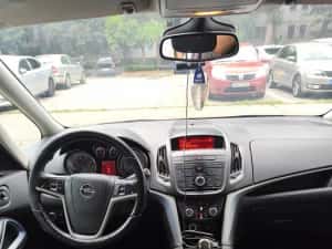 Peugeot din poza 2015 1.6 diesel 6 trepte 7 locuri — miniatura 9