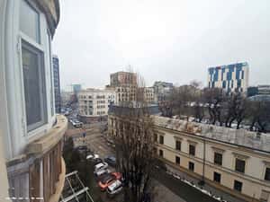 Inchiriez 2 camere in Piata Victoriei - Guvern, proprietar