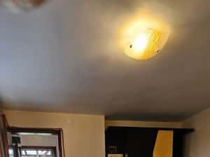 Garsoniera frumoasa si linistita la 10 min de Piata Sfatului — miniatura 5