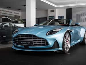 Aston Martin DB12 Cabrio, 680 CP, 12.300 km, EUR 269.999 — miniatura 2