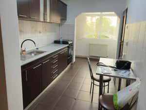 Inchiriez apartament 2 camere etajul 2