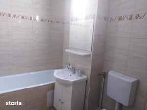 Inchiriez apartament 2 camere etajul 2 — miniatura 4