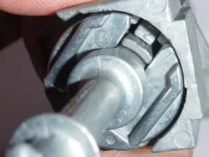 Kit Reparatie Butuc Incuietoare Yala BMW Seria 1 3 5 E81 82 E87 E60 61 — miniatura 6