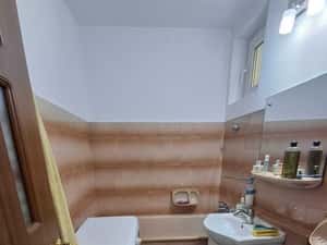 Inchiriez 2 camere vis-a-vis de magazin Bucovina-Altex — miniatura 4