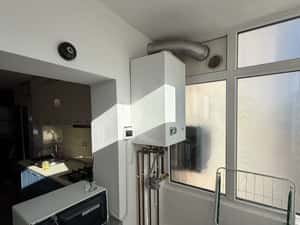 Apartament 2 decomandate în 1 MAI, centrală, mobilat și utilat — miniatura 5