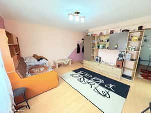 Garsonieră la mansardă, mobilată și utilată – Ostroveni — miniatura 3