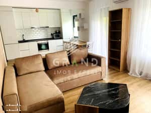 ACASĂ LA MARGINEA PĂDURII | 3 Camere | BALCON | Donath Park/Capat Gr
