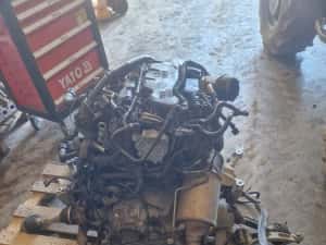 Motor, cutie accesorii CAH Audi a4 b8 2010 în stare perfecta — miniatura 6