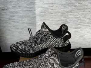 Adidas yeezy boost 350 v2 — miniatura 5