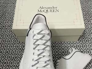 Alexander McQueen — miniatura 2