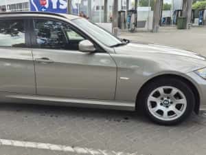 Bmw e91 320d 2011 — miniatura 4