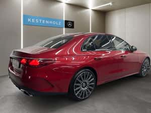 Mercedes-Benz E 200, 9.915 km, 70.215 EUR — miniatura 4