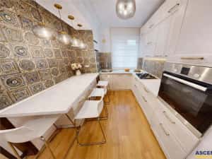 Spatialitate si confort: apartament 4 camere, Central, Brasov: FILM 3D — miniatura 2