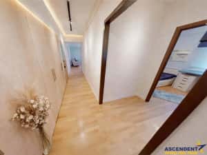 Spatialitate si confort: apartament 4 camere, Central, Brasov: FILM 3D — miniatura 3