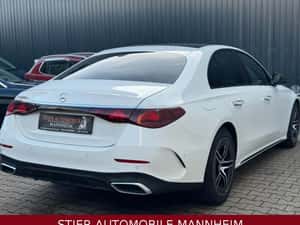 Mercedes-Benz E 220 Berlină, 23.000 km, Diesel, 197 CP — miniatura 4