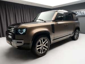 Land Rover Defender SUV 2023 — miniatura 3