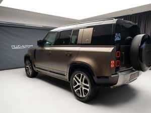 Land Rover Defender SUV 2023 — miniatura 4