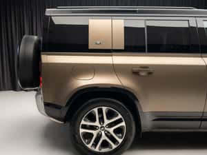 Land Rover Defender SUV 2023 — miniatura 7