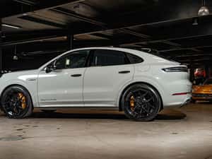 Porsche Cayenne Hibrid 2024 - 600 cp - SUV Second Hand