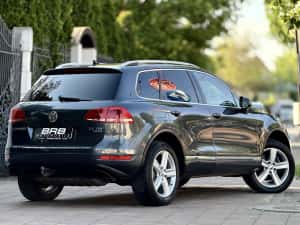 • Volkswagen Touareg 2012 / 3.0 Diesel / 4 Motion 4x4 - Parc Auto / RATE / Garanție • — miniatura 4