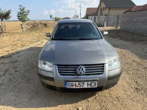 VW Passat 1.9 TDI 2004 — miniatura 5