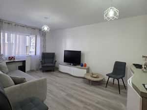 Apartament 3 camere decomandate, zona Campului — miniatura 3