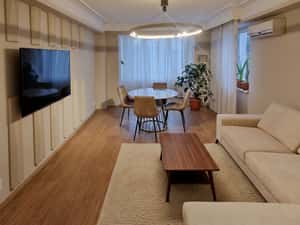 Ap.3 camere decomandat, renovat complet – centru Tg. Mureș, lângă ANAF