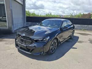 Bmw seria 5 G60 XDrive/ avariat — miniatura 2