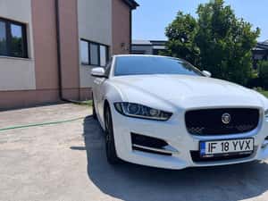 Jaguar XE Automată 180 HP Diesel de vanzare — miniatura 2