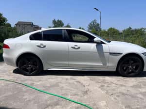 Jaguar XE Automată 180 HP Diesel de vanzare — miniatura 4